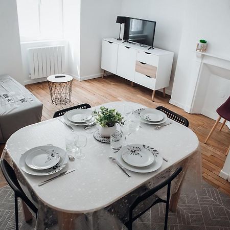 Spacieux Neuf Et Lumineux Hyper Centre Apartment Ernee Luaran gambar